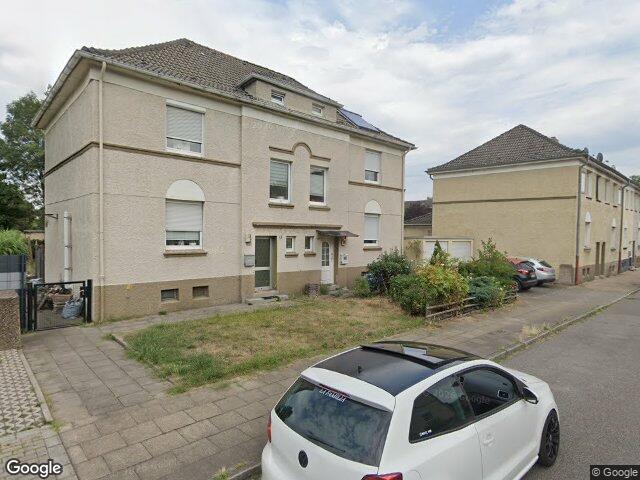 Zwangsversteigerung: Einfamilienhaus, Doppelhaushälfte in Essen, Karnap