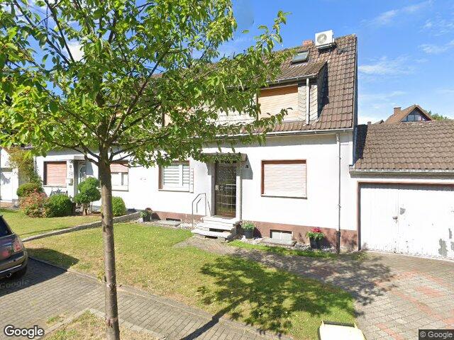 Zwangsversteigerung: Zweifamilienhaus, Garage in Essen