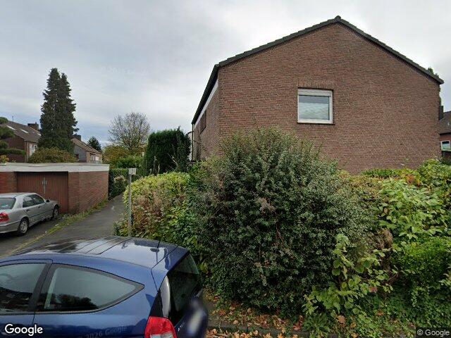 Zwangsversteigerung: Garage, Einfamilienhaus in Neuss, Weissenberg