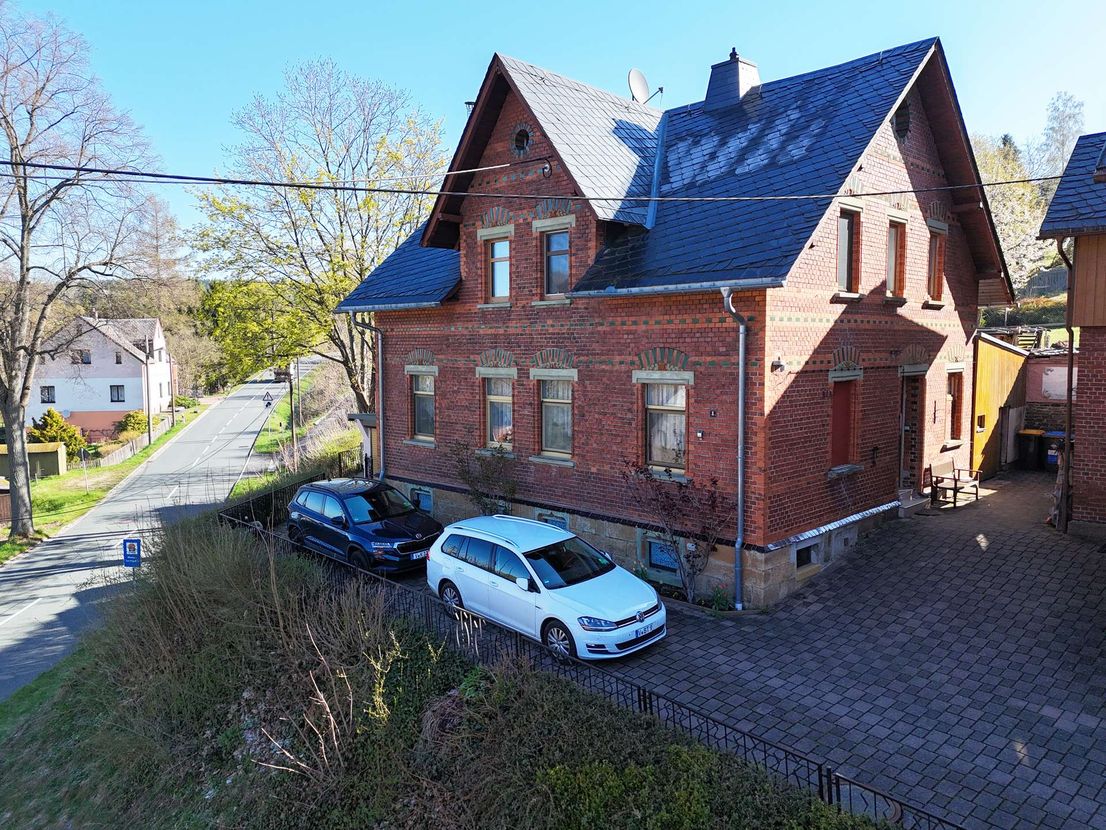 Gepflegtes Einfamilienhaus mit Garten & Garage in Auerbach/Brunn
