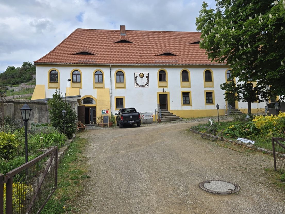 Wohnen mit Charakter: Großzügiges Anwesen in Nünchritz OT Diesbar Seußlitz
