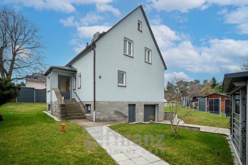 Modernisiertes EFH mit Pool, PV-Zaun & Wallboxen in Niederwürschnitz